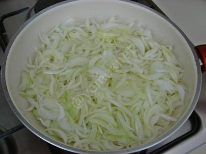 Sucuklu Soğan Aşı