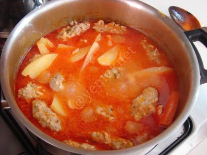 Terbiyeli Sebzeli Pirinçli Sulu Köfte Yemeği