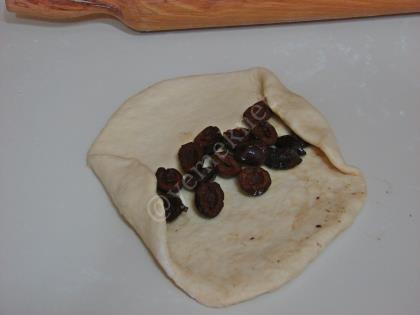 Zeytinli İçli Simit