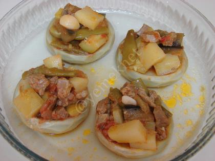 Enginar Çanağında Etli Türlü Yemeği