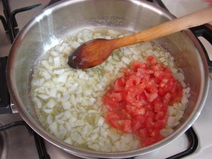 Enginar Çanağında Etli Türlü Yemeği