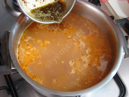 Erişteli Yeşil Mercimek Çorbası