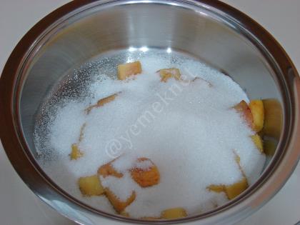 Ev Yapımı Şeftali Reçeli