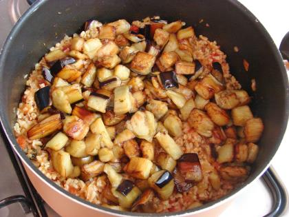 Patlıcanlı Bulgur Pilavı