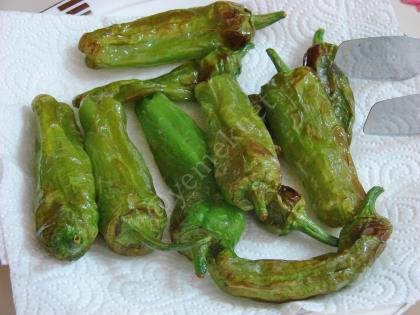 Domates Soslu Köy Biberi Kızartması