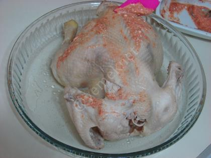 Fırında Bütün Tavuk Kızartması