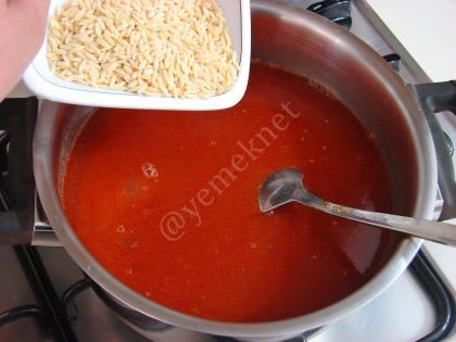 Kıymalı Arpa Şehriye Çorbası