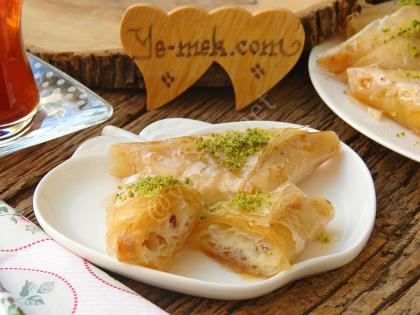 Muhallebili Muska Tatlısı