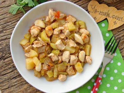 Tavuklu Türlü Yemeği