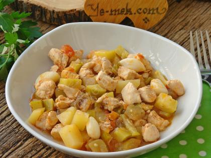 Tavuklu Türlü Yemeği