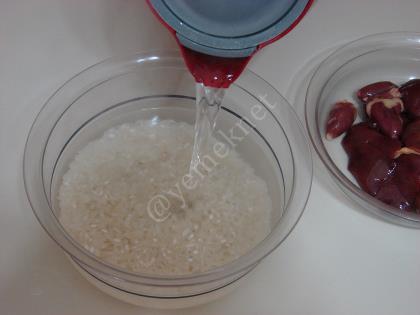 Fırında İç Pilavlı Bütün Tavuk