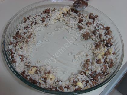 Fırında İç Pilavlı Bütün Tavuk