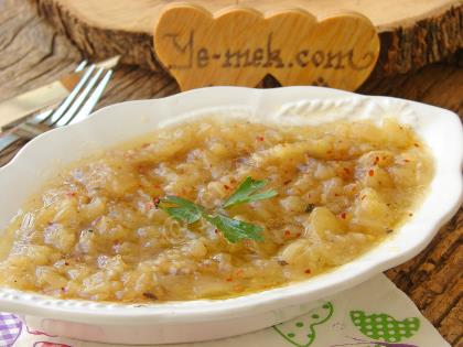 Nar Ekşili Közlenmiş Patlıcan Salatası