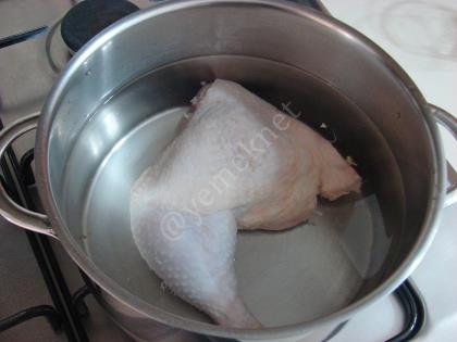 Arpa Şehriyeli Tavuk Çorbası