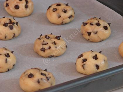 Çikolata Parçacıklı Kurabiye