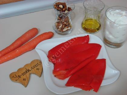 Közlenmiş Kırmızı Biberli Havuçlu Tarator