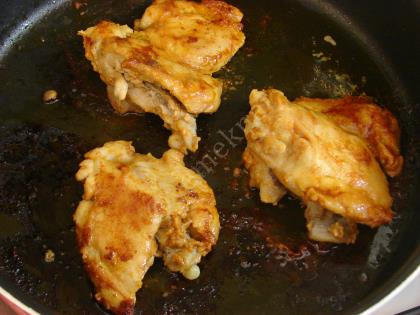 Tavada Soslu Tavuk Pirzola