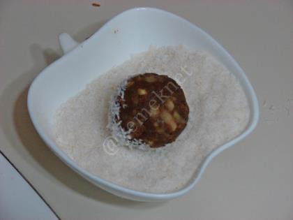 Elmalı Bisküvi Topları