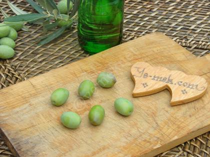 Ev Yapımı Kırma Taze Yeşil Zeytin