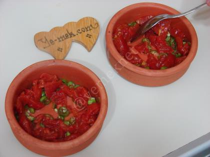 Fırında Domatesli Yumurta