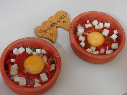 Fırında Domatesli Yumurta