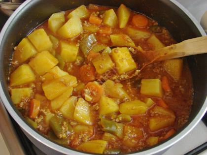 Kıymalı Havuçlu Patates Yemeği