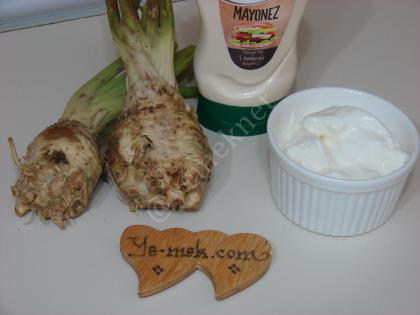 Yoğurtlu Kereviz Salatası