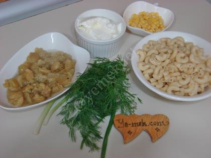 Közlenmiş Patlıcanlı Makarna Salatası