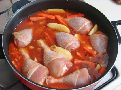 Tencerede Sebzeli Tavuk But Yemeği