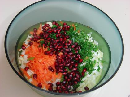 Narlı Beyaz Lahana Salatası