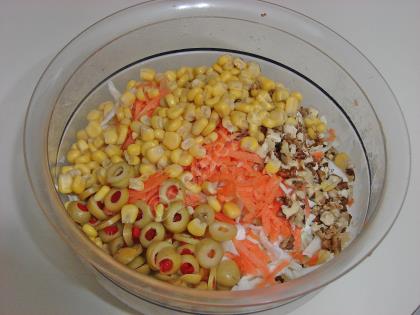 Cevizli Beyaz Lahana Salatası