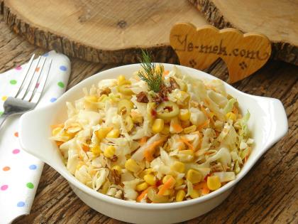 Cevizli Beyaz Lahana Salatası