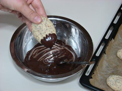 Çikolatalı Haşhaşlı Susamlı Kurabiye