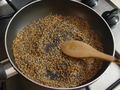 Çikolatalı Haşhaşlı Susamlı Kurabiye