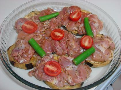 Fırında Patlıcanlı Tavuk İncik