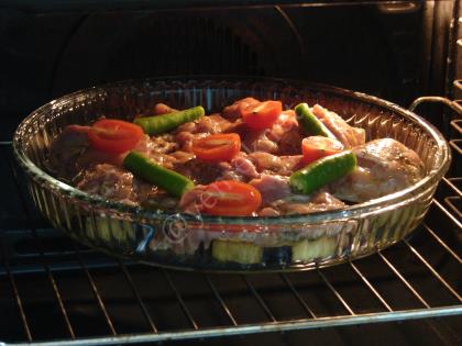 Fırında Patlıcanlı Tavuk İncik