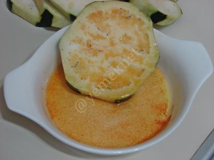 Fırında Patlıcanlı Tavuk İncik