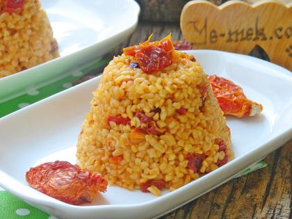 Kuru Domatesli Bulgur Pilavı