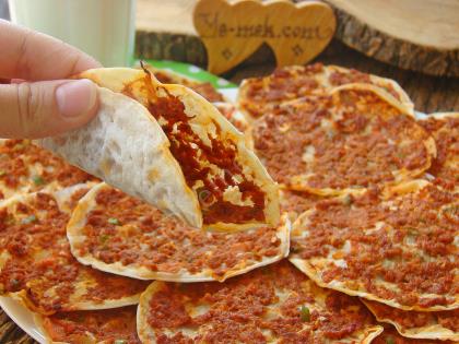 Yufkadan Fındık Lahmacun