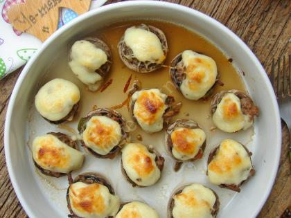 Fırında Kıymalı Mantar Dolması