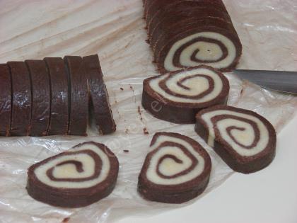 İki Renkli Spiral Kurabiye