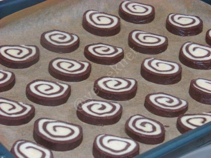 İki Renkli Spiral Kurabiye