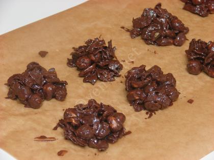 Kuru Yemişli Mısır Gevrekli Çikolatalı Tatlı