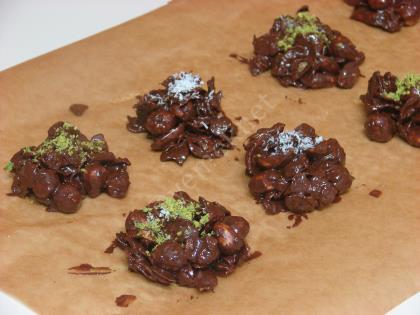 Kuru Yemişli Mısır Gevrekli Çikolatalı Tatlı