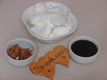 Kahvaltılık Pekmezli Yoğurt