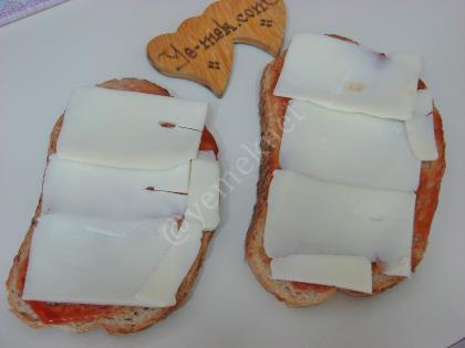 Mantarlı Ekmek Dilimleri