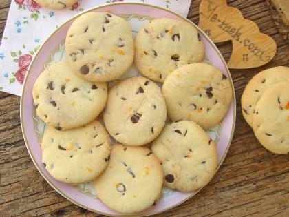 Damla Çikolatalı Portakallı Kurabiye