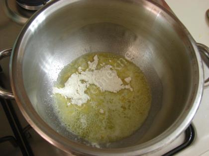 Yoğurtlu Mantar Çorbası