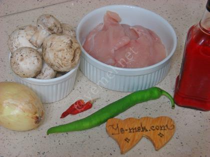 Acılı Mantarlı Tavuk Sote