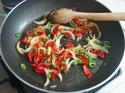 Acılı Mantarlı Tavuk Sote